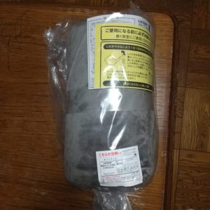 電気毛布はビニール袋に入ってました